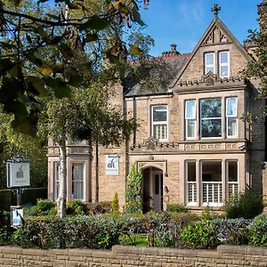 Hotel Ascot House